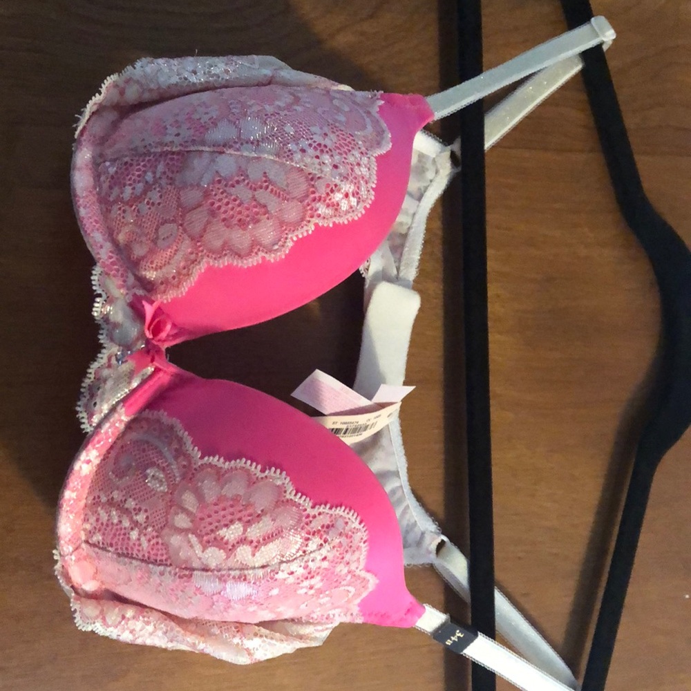 Victoria’s Secret bra NWT